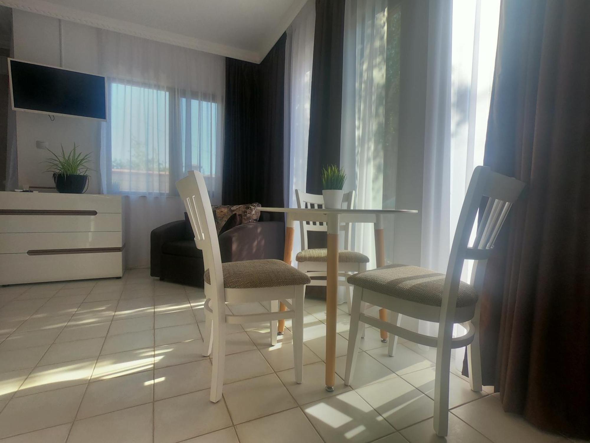 Newly Furnished Avi Jacuzzi Studio For A Family With Kids Varna Luaran gambar
