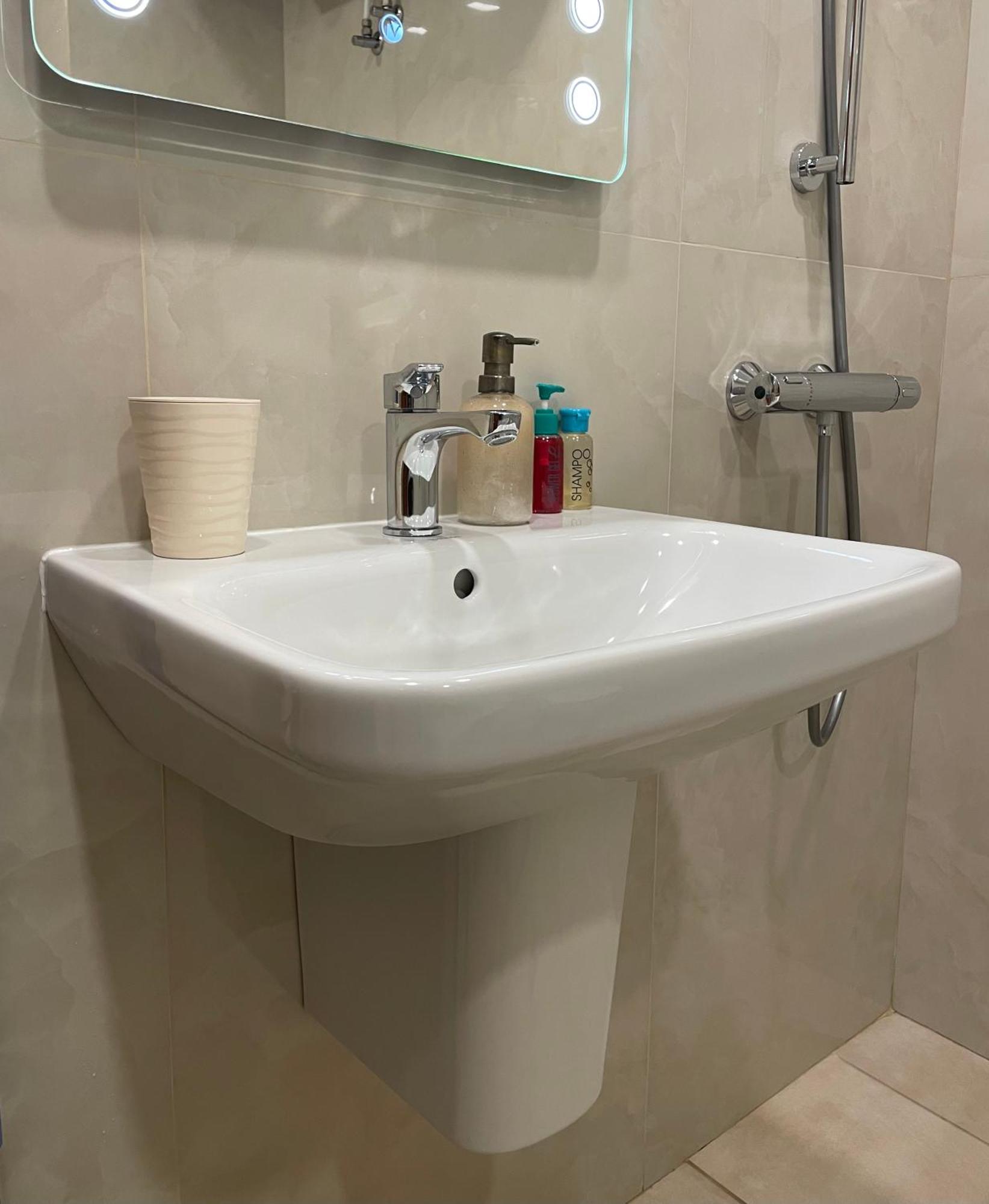 Newly Furnished Avi Jacuzzi Studio For A Family With Kids Varna Luaran gambar